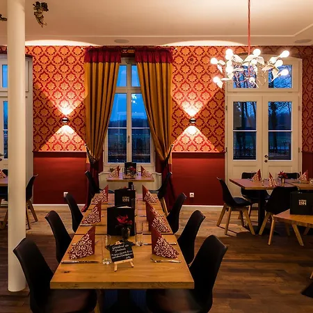 Zum Bahnhof 1894 Otel *